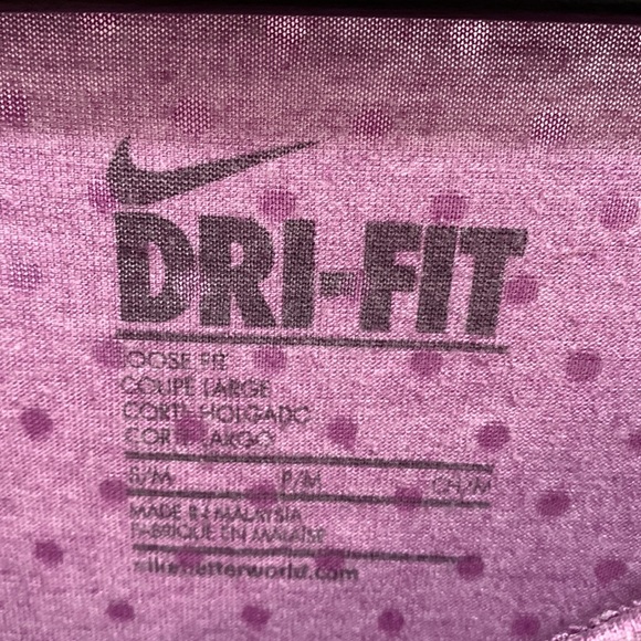Nike Dry-fit Purple T-Shirt - polka dots! - Picture 2 of 3